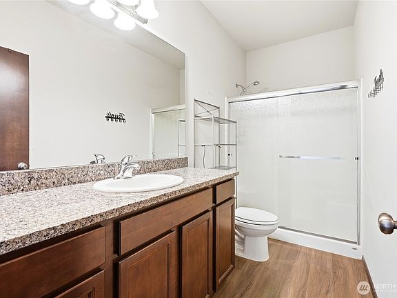 4th image of 1904 W Sunnyview Lane
