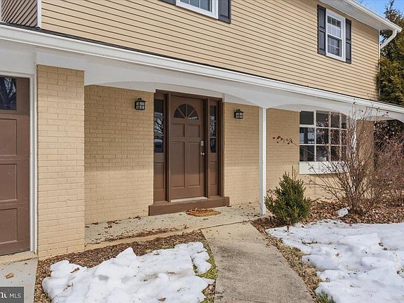 2nd image of 13314 Vanessa Ave