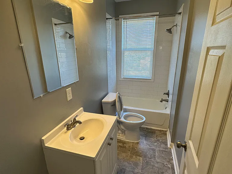 26 N Clinton St — Photo 7