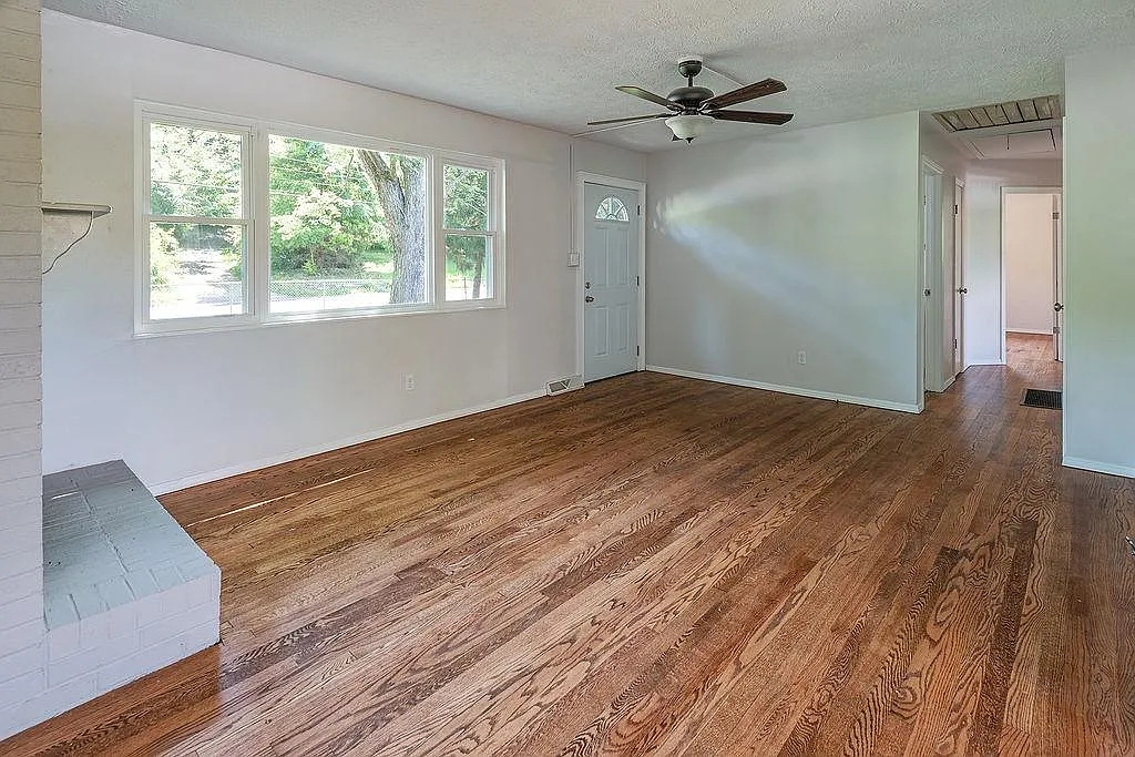 677 Monte Vista — Photo 3