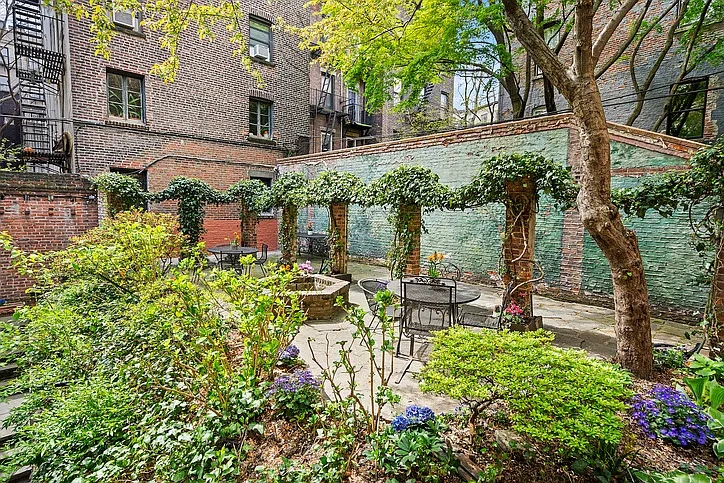 396 Bleecker St #2G — Photo 14