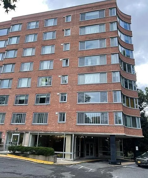 4200 Cathedral Ave NW #708 — Photo 1