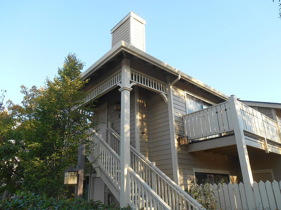 1st image of 72 Lakeshore Ct