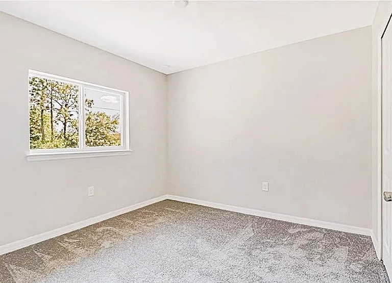 347 Pinehurst Ave — Photo 14