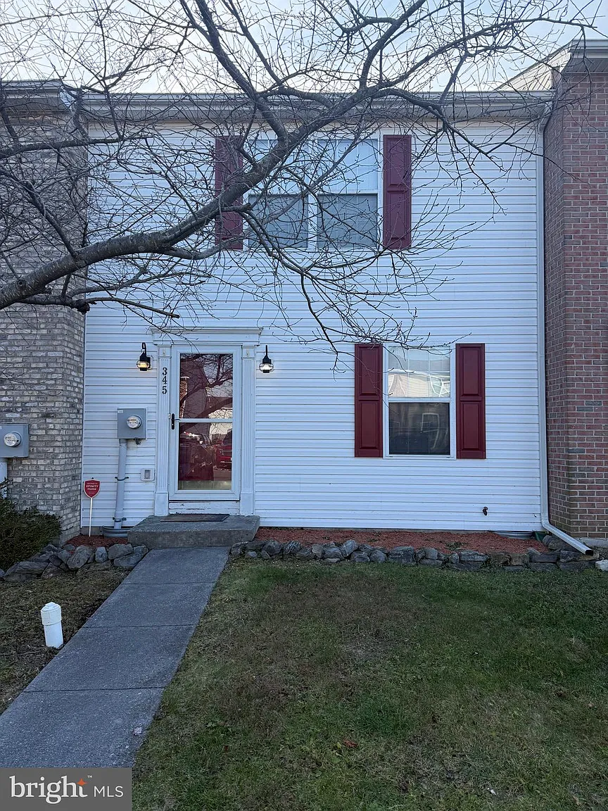 345 Surrey Club Ln photo 1