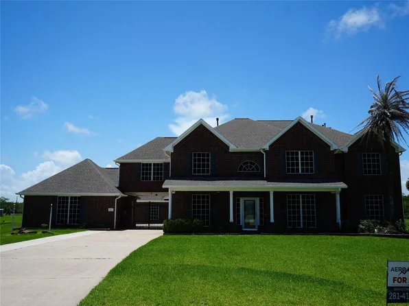 8703 Tumblewood Dr, Beach City, TX 77523