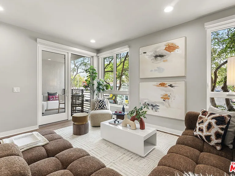 7428 Santa Monica Blvd #202 — Photo 8