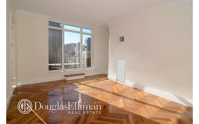 Rented by Douglas Elliman | media 24