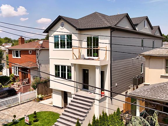 2nd image of 17 Ruth Pl