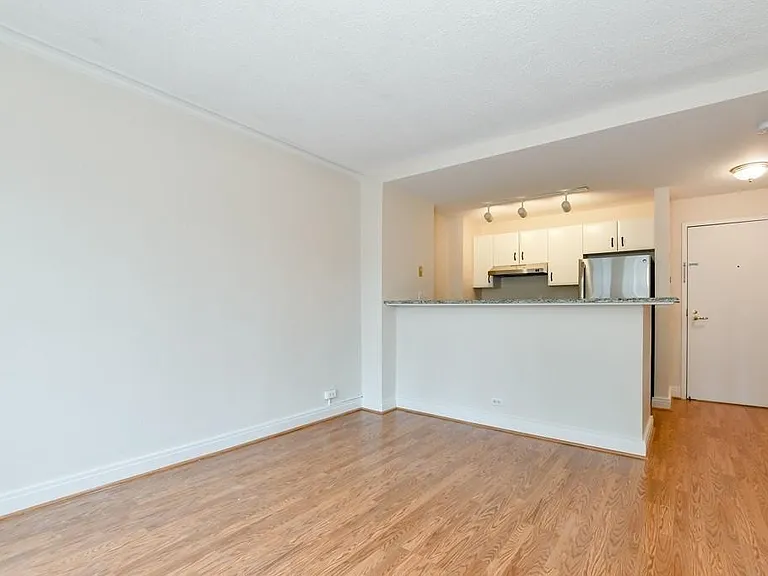 534 Beacon St #502 — Photo 9