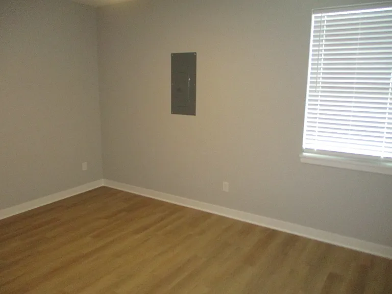 1003 N Cherry St — Photo 11