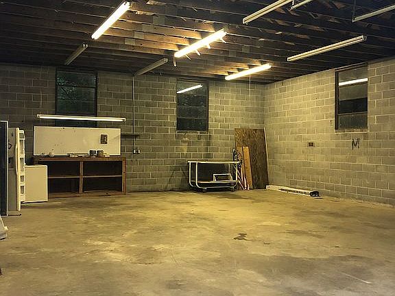 32'X40' is a lot of room!