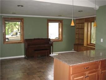 3rd image of 306 Norton Ave