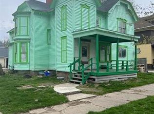 1039 Court St, Port Huron, MI 48060