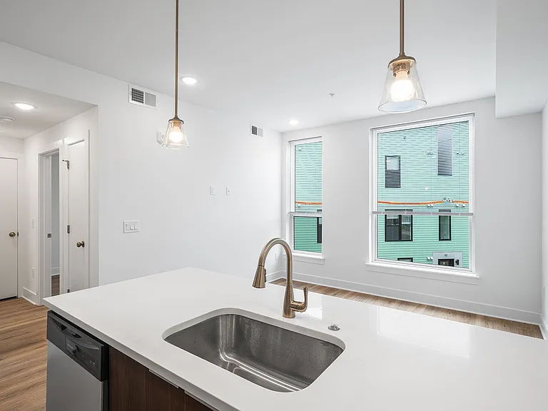 4324 Lancaster Ave — Photo 37
