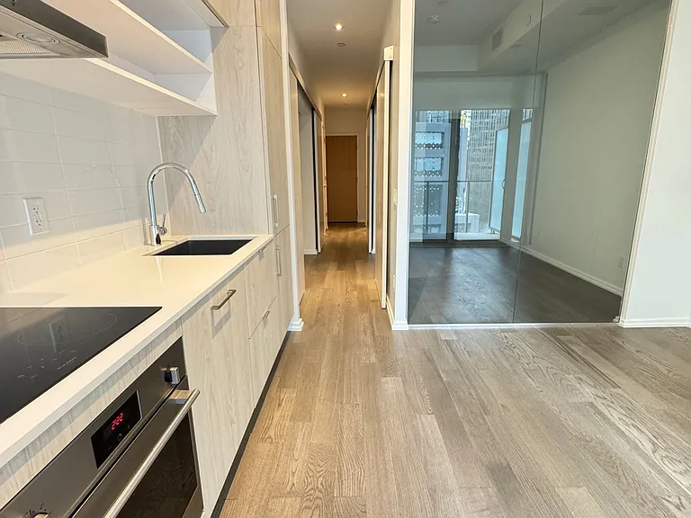 5 Soudan Ave #914 — Photo 27