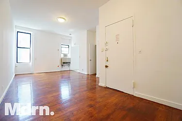 Rented by Mdrn Residential