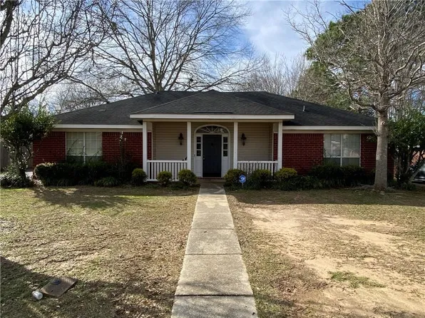 1260 Colonial Hills Dr, Mobile, AL 36695