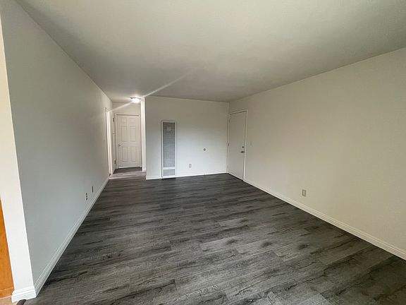 4th image of 3359 N Butterfield Ave #3359