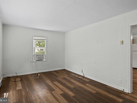 3rd image of 728 Jackson St