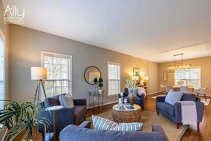 170 W Rosewood Dr — Photo 5