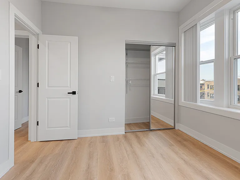 7423 N Clark St #2 — Photo 9