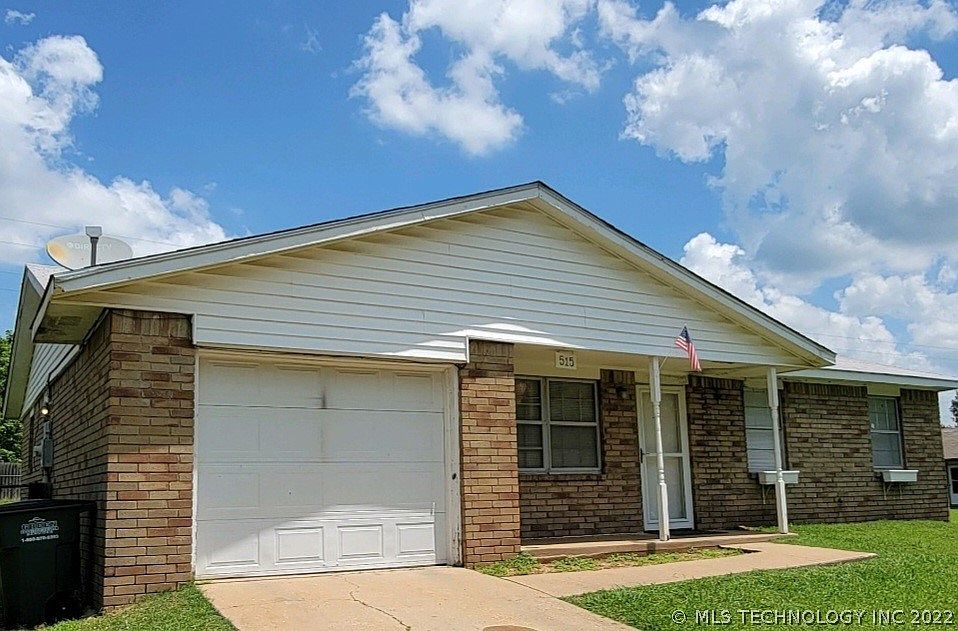 1st image of 515 E Wood Pl S