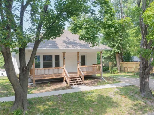 303 N Main St, Oregon, MO 64473