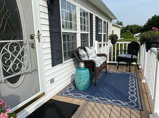 3rd image of 8 Trailwood Dr