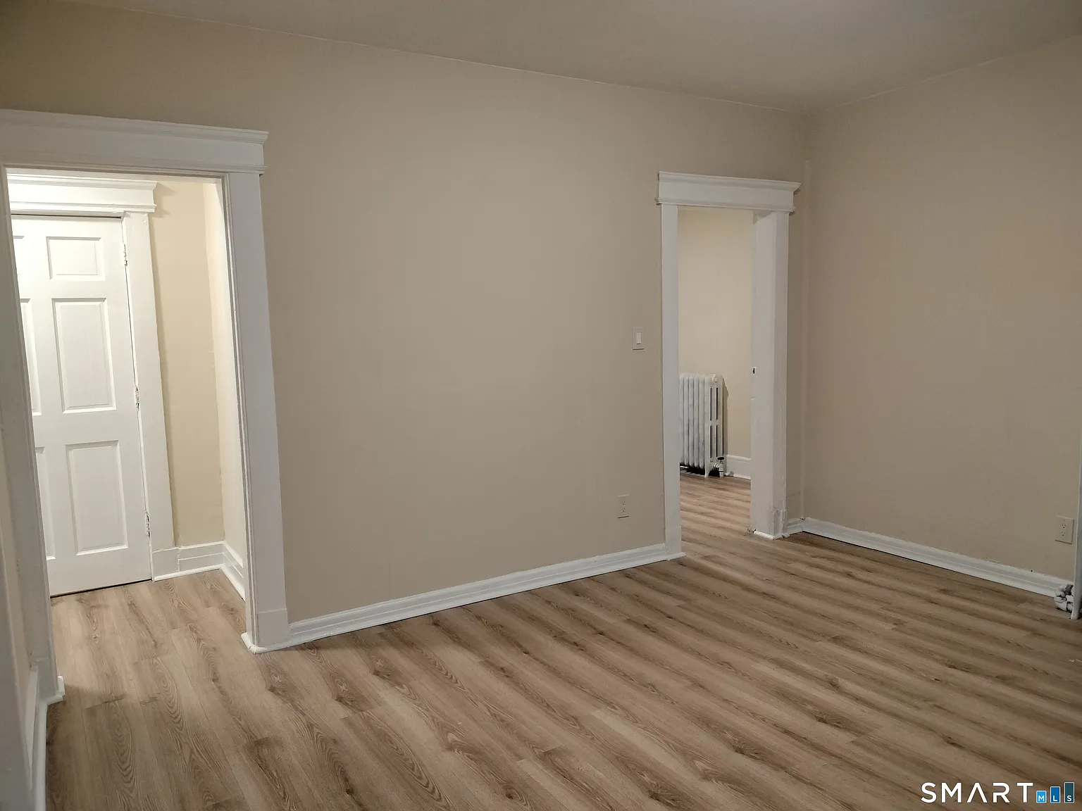 4 bed, 1.0 bath, 1329 sqft, $2,500 — Photo 4
