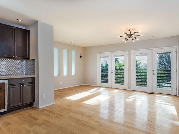 4th image of 2001 Vestal Ave APT 1