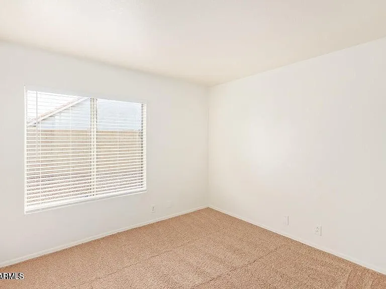 6585 N 77th Dr — Photo 24