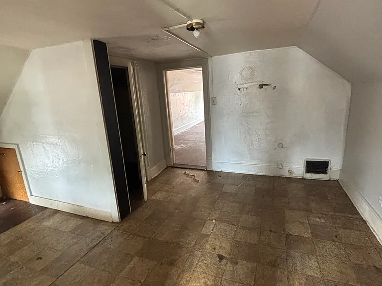 1425 N 24th Pl — Photo 10