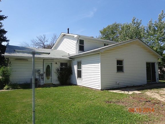 3rd image of 8237 Kingsbury Dr