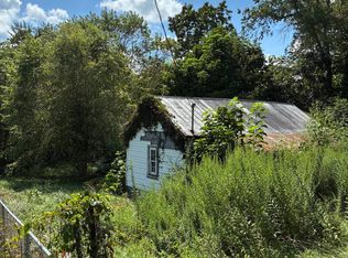 13 C B Salvage Rd, Oak Hill, WV 25901