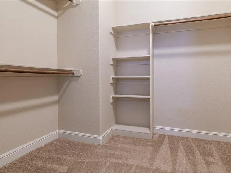 1805 Desoto Dr — Photo 15