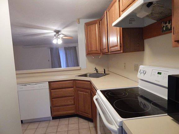 5th image of 335 E Washington St Unit 7