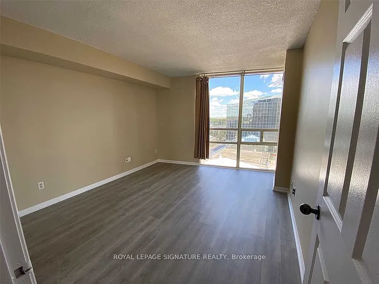 50 Eglinton Ave W #903 — Photo 7