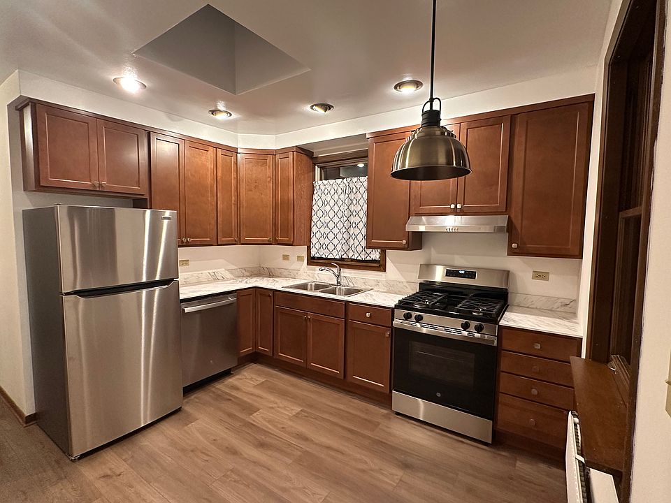 1st image of 2922 N Avers Ave