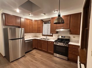 2922 N Avers Ave, Chicago, IL 60618