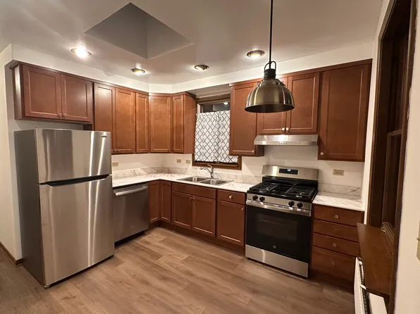 2922 N Avers Ave, Chicago, IL 60618