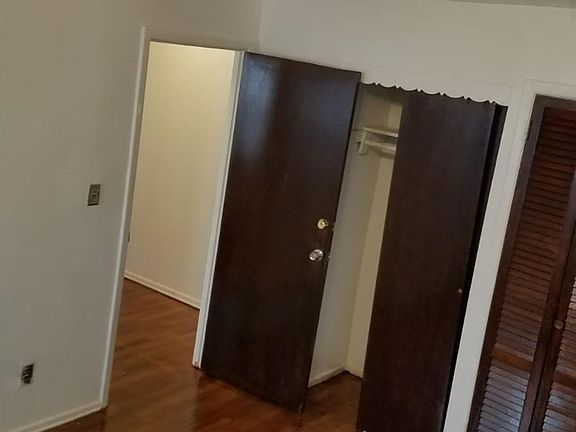 4th image of 146 123rd Ave