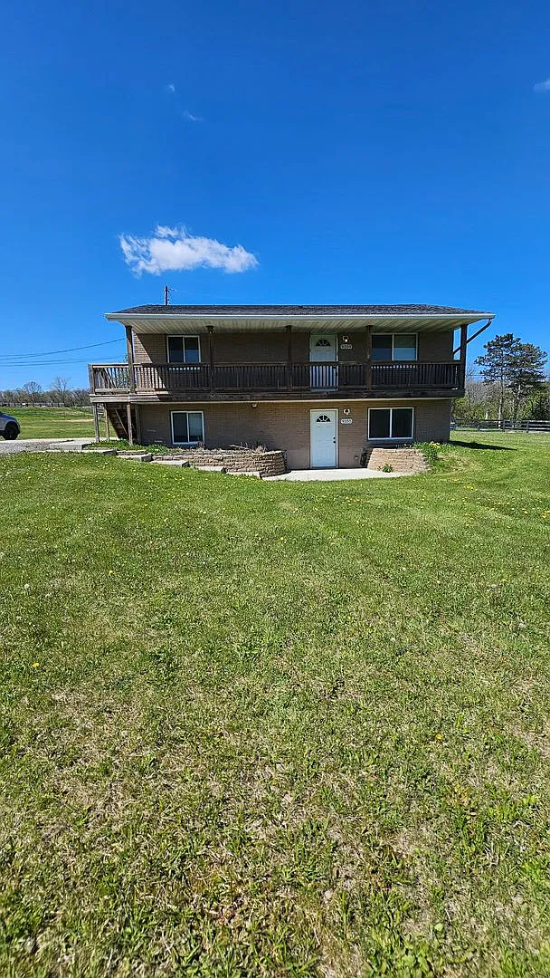 Building Photo - 9355 Valley View Dr