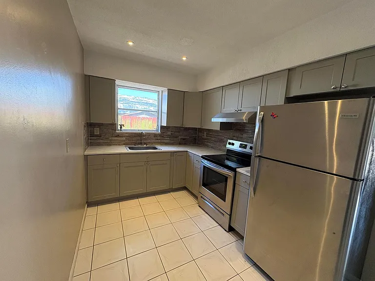 6841 Pembroke Rd #5 — Photo 3