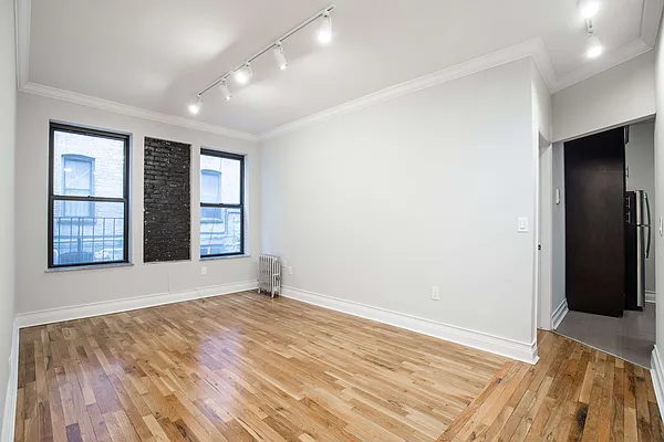 Rented by Nooklyn NYC LLC | media 7