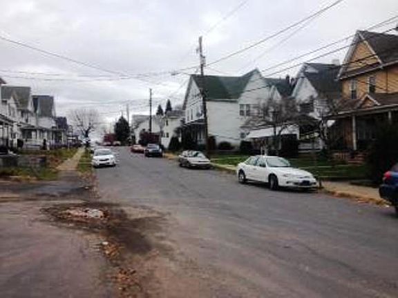 3rd image of 112 N Lincoln Ave