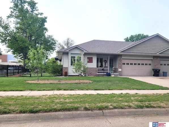 11 Roberts St, Seward, NE 68434