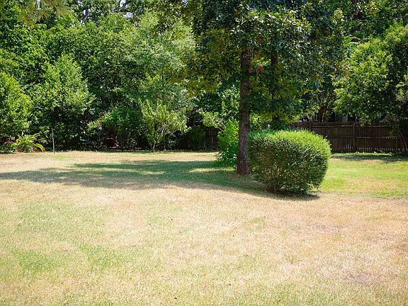 4th image of 907 Wright Dr