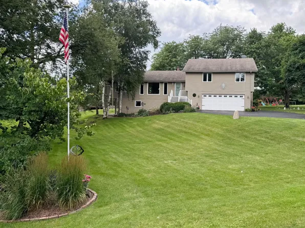 6859 Millbrook Dr, Rockford, IL 61108