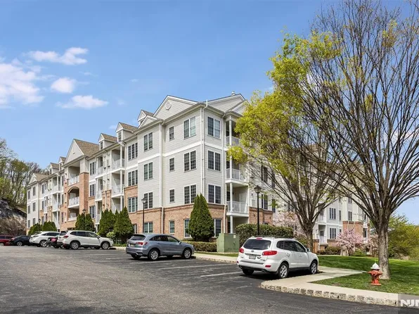 6217 Brookhaven Ct #217, Riverdale, NJ 07457